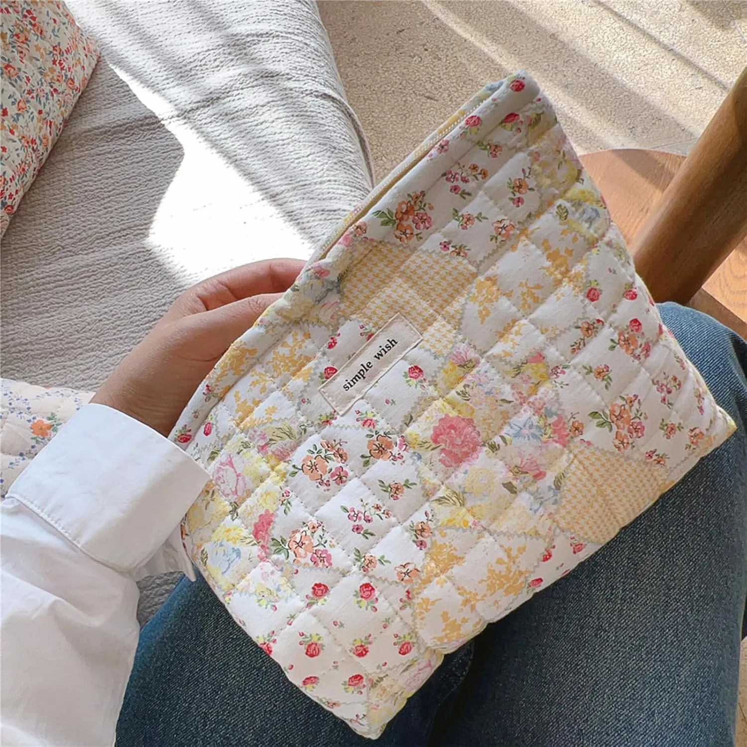 2 Pieces Floral Makeup Bag, Cute Travel Quilted Pouch Cosmetic Bag Organizer, Small Cotton Coquette Aesthetic Purse Toiletry Bag for Women Girls accessories (Beige Flower-2PCS)