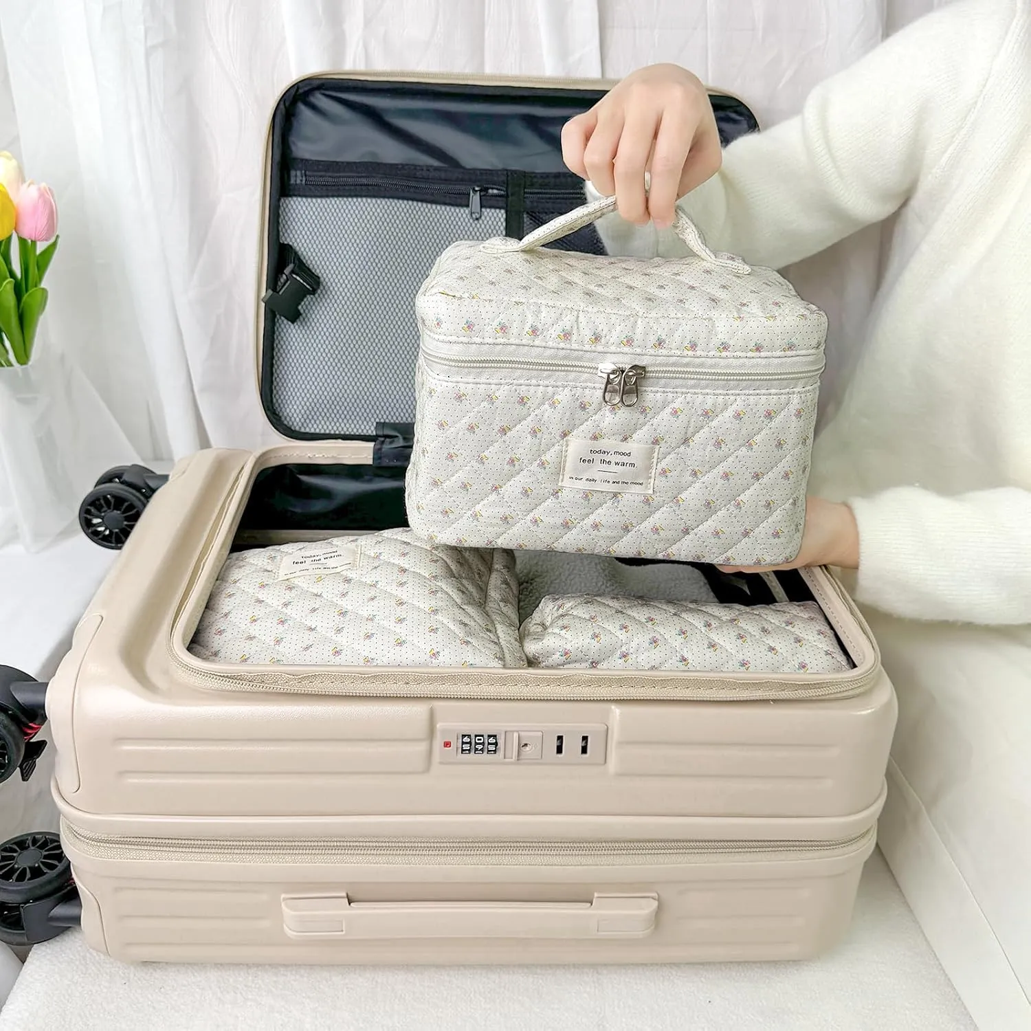 3Pcs Cotton Quilted Makeup Bag for Women Girls, Large Floral Cosmetic Bag Set Cute Makeup Brushes Aesthetic Accessories Storage Bag Little Flower Travel Toiletry Bag Organizer