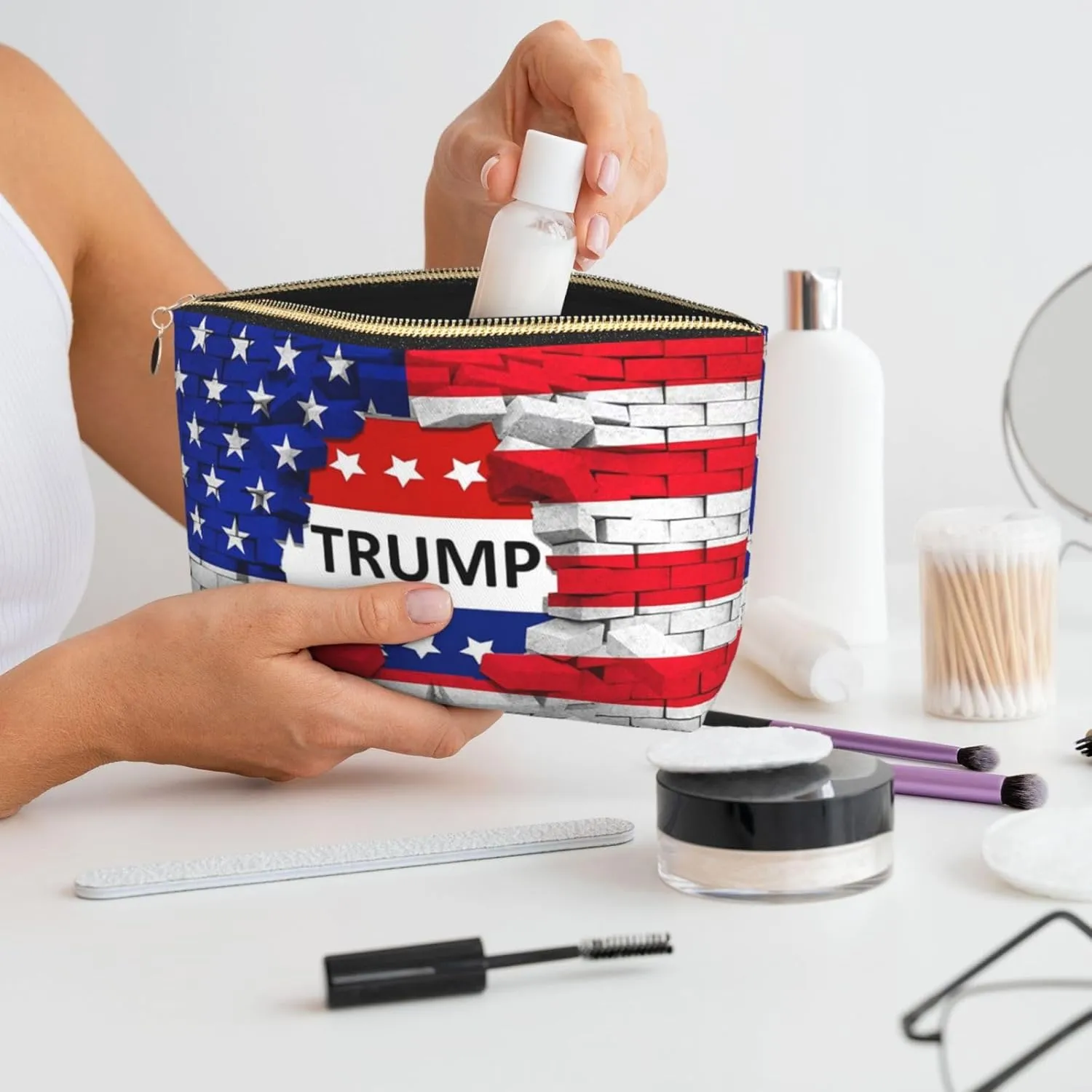 American USA Trump Flag Cosmetic Bag Travel Makeup Bag Organizer Toiletry Bag with Zipper Storage Pouch Coin Purse Brushes for Women Girls Gifts