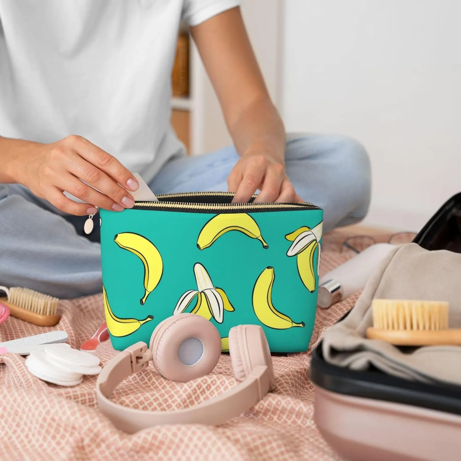 Bananas On Green Cosmetic Bag Travel Makeup Bag Organizer Toiletry Bag with Zipper Storage Pouch Coin Purse Brushes for Women Girls Gifts