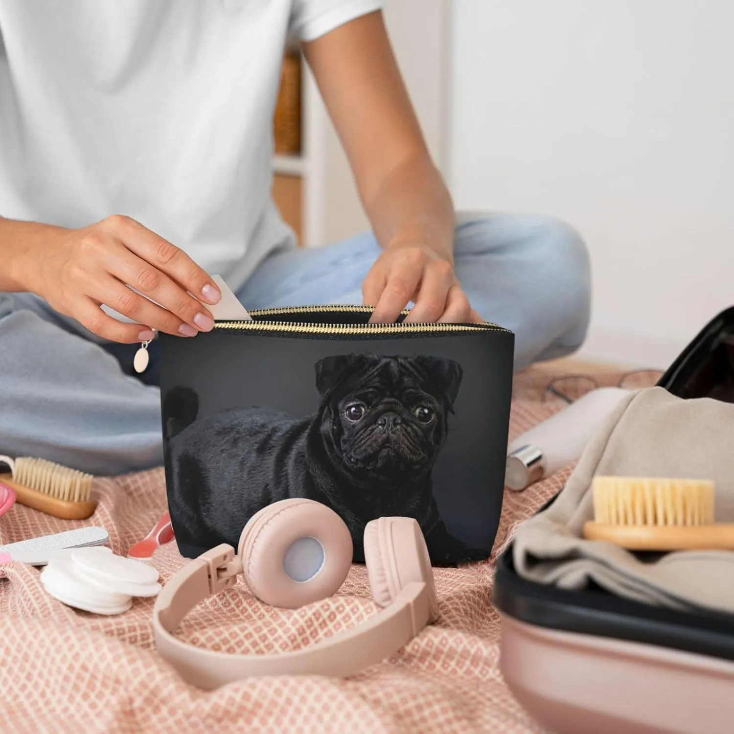 Black pug Cosmetic Bag Travel Makeup Bag Organizer Toiletry Bag with Zipper Storage Pouch Coin Purse Brushes for Women Girls Gifts
