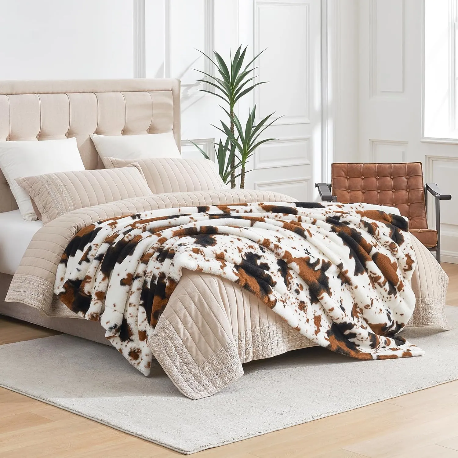 Cozy Bliss Cow Print Faux Fur Throw Blanket, Animal Printed Blankets Super Soft Warm Thick Fluffy Throws Home Decor for Couch Bed Sofa Women (Black&Brown Cow, 60x80 Inches)