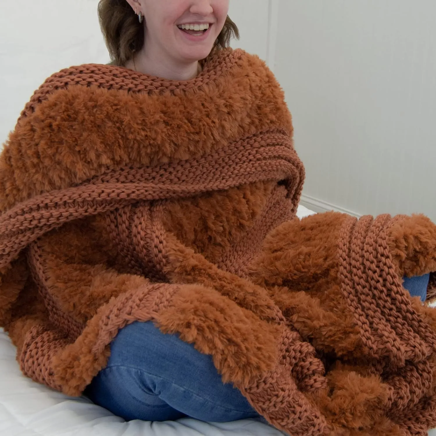 Donna Sharp Throw Blanket - Plush Knit Rust Contemporary Decorative Throw Blanket with Faux Fur Pattern