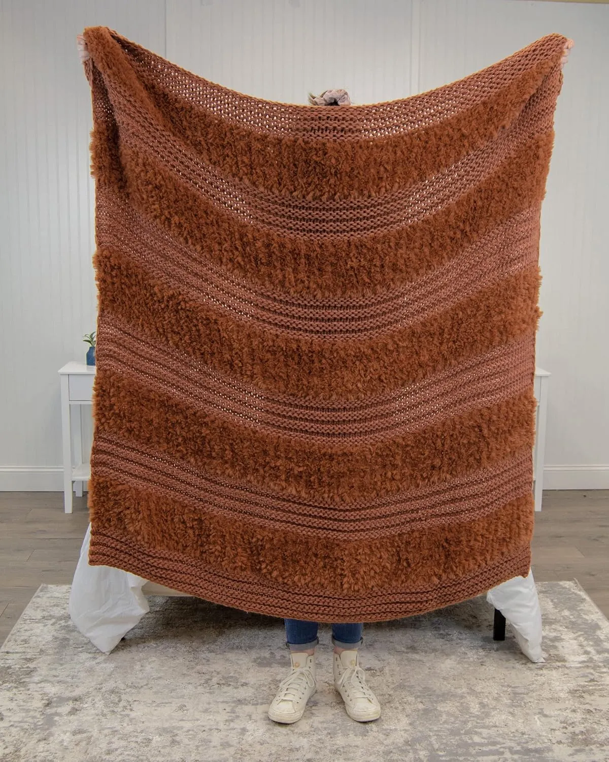 Donna Sharp Throw Blanket - Plush Knit Rust Contemporary Decorative Throw Blanket with Faux Fur Pattern