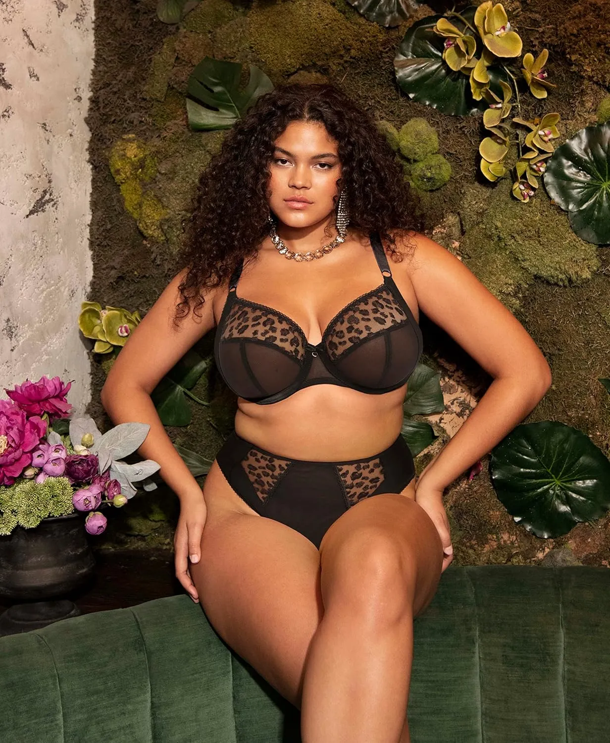 Elomi Women's Namrah Underwire Plunge Bra