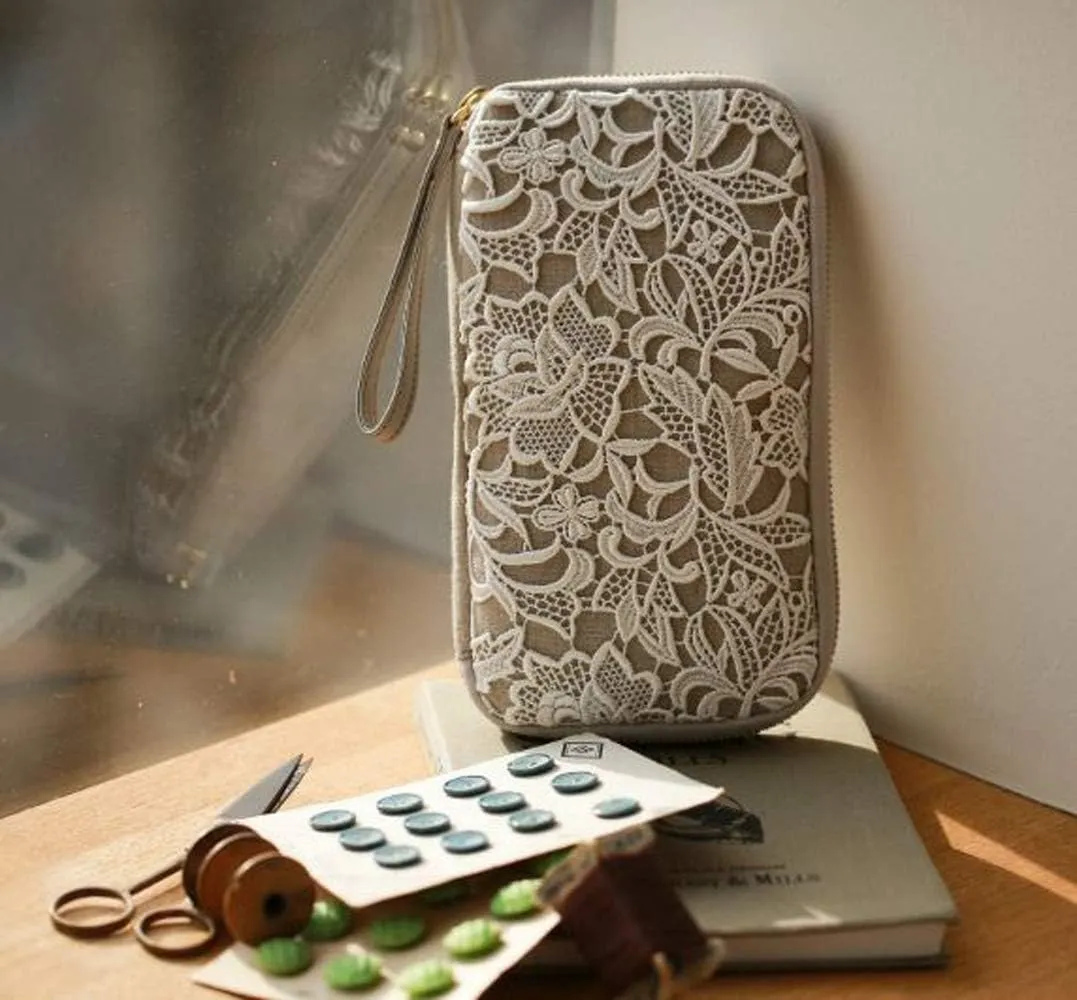 Hobonich Small Drawer Pouch (Flower Lace)