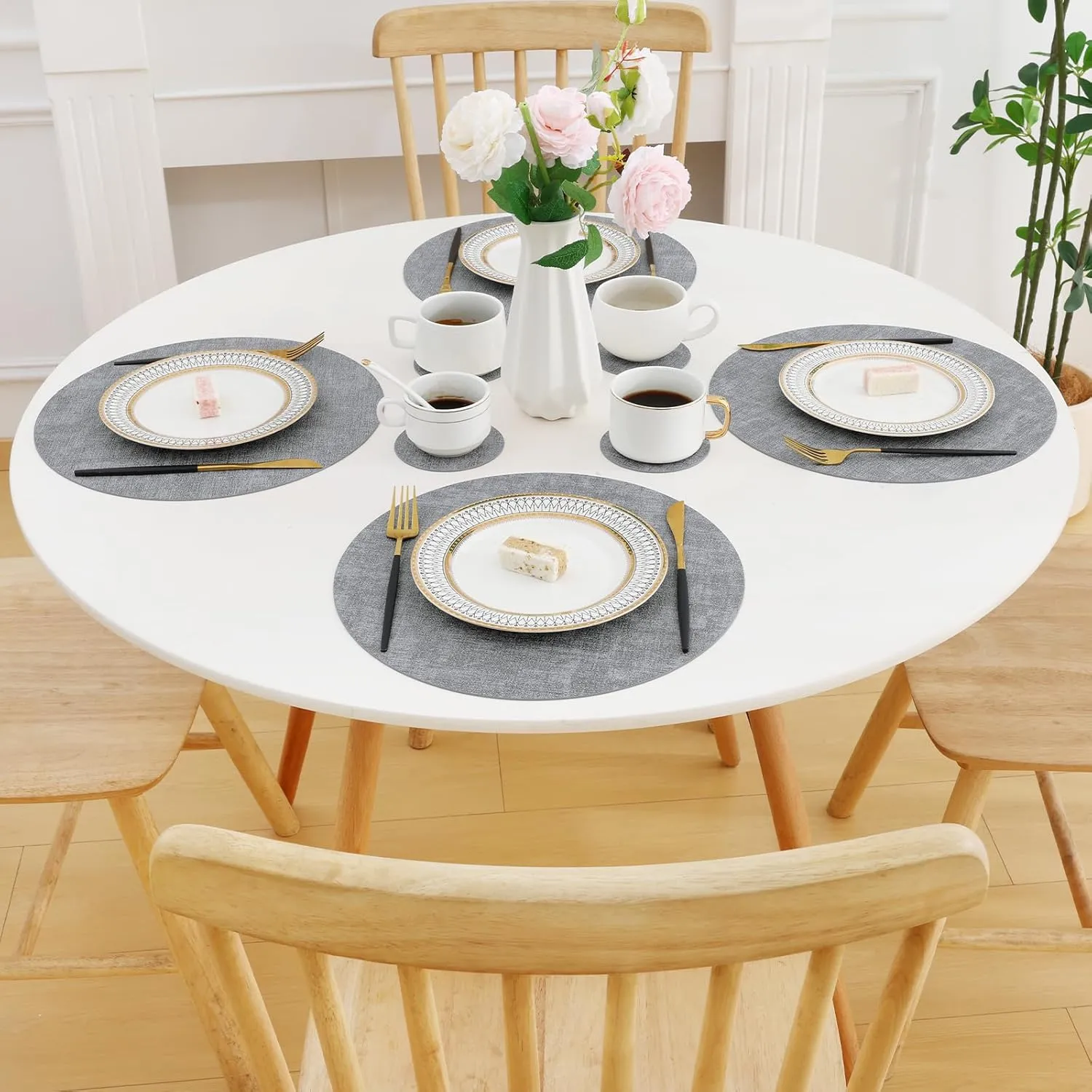 Homaxy Round Faux Leather Placemats and Coasters, Washable Dual-Side Table Mats, Wipeable Heat-Resistant Dining Place Mats for Outdoor and Indoor, Set of 4, Diameter 13 and 3.93 inch, Light Grey