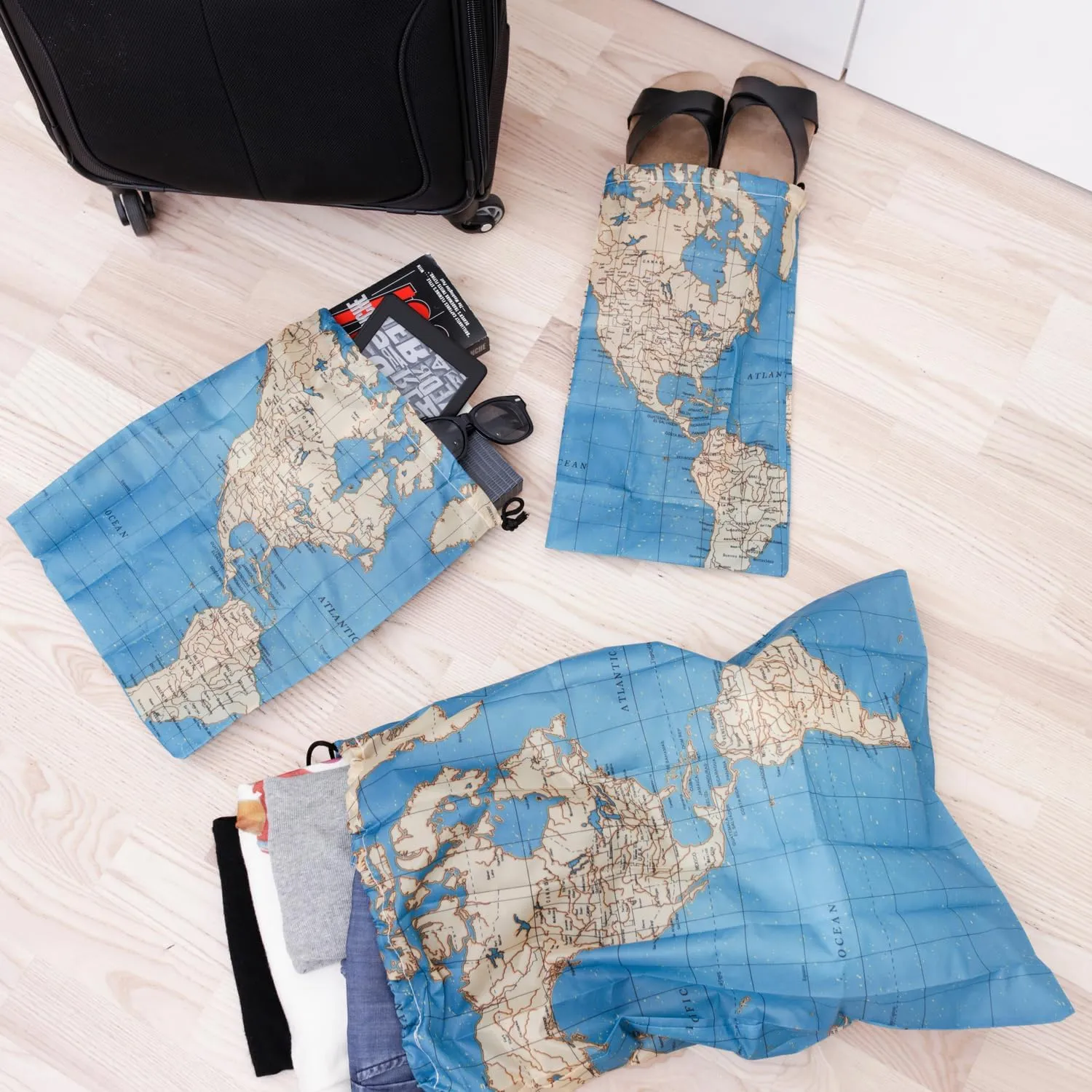 Kikkerland Around The World Travel Bags, Set of 4