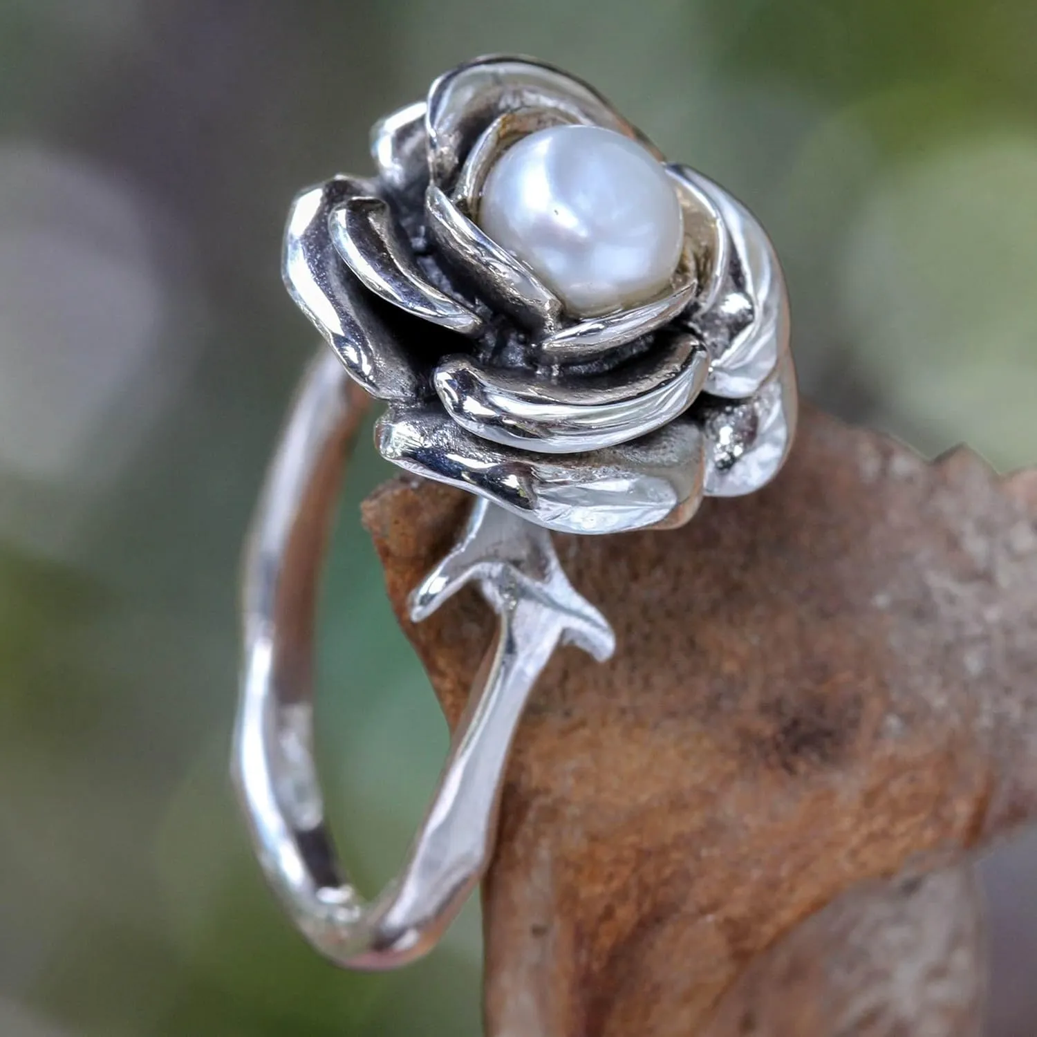 NOVICA Artisan Handmade Pearl Flower Ring Crafted Sterling Silver White Single Stone Indonesia Floral Birthstone Peace [crownbezel 0.4 in H x 0.6 in Diam. Band Width 2 mm W] ' White Rose'