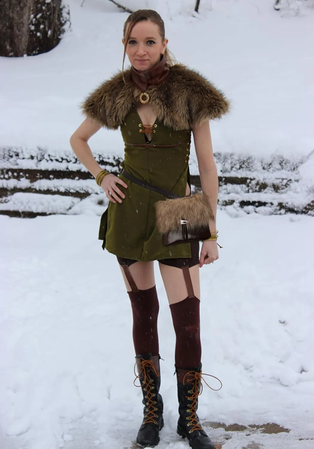 PROCOS Medieval Belt Pouch Fuzzy Bag with Faux Fur Cover Purse Portable Waist Bag Renaissance Cosplay Accessory Festival LARP (1, Brown)