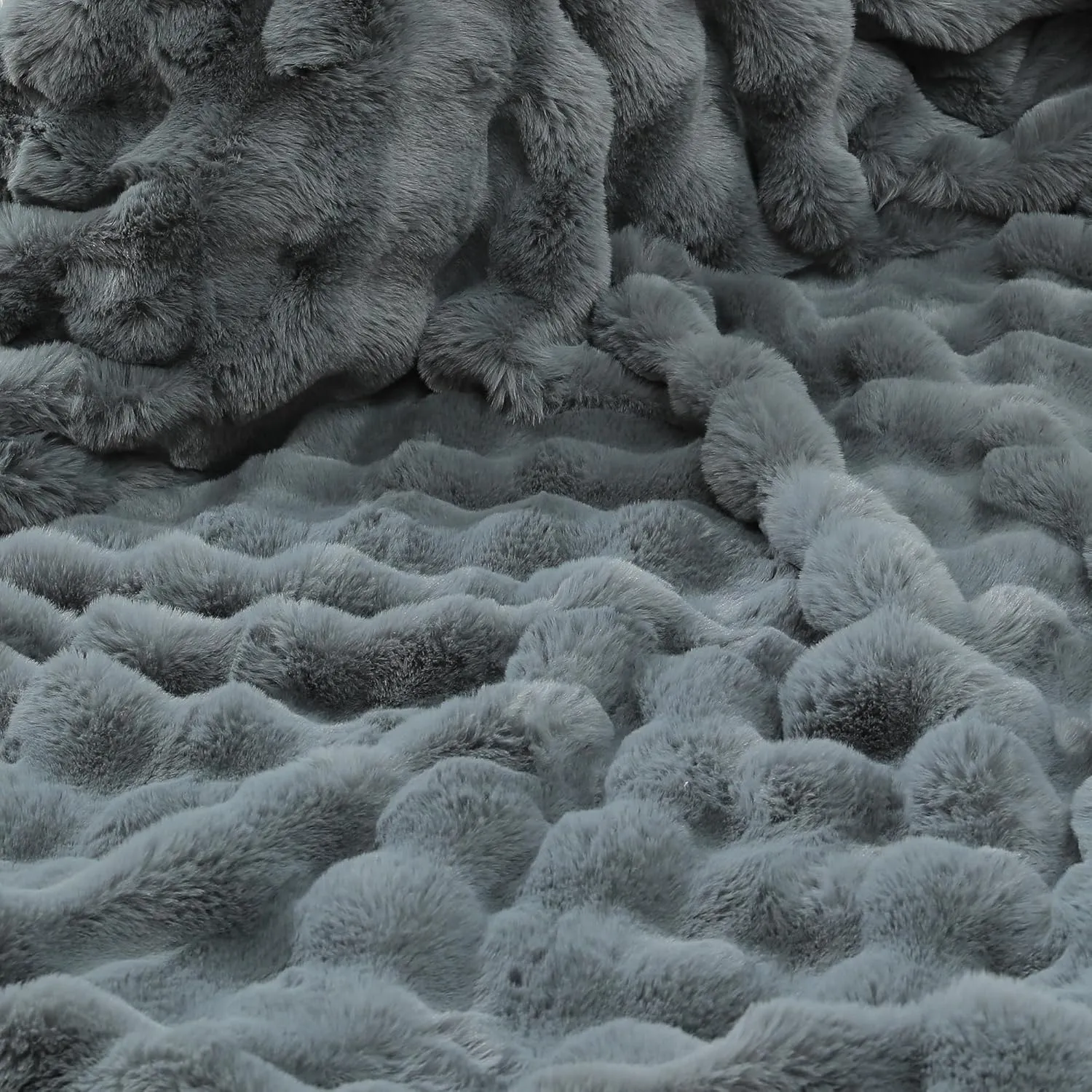 RYNGHIPY Faux Fur Throw, Double-Sided Thick and Warm Blanket for Couch, Plush Fluffy Faux Rabbit Fur Decoration for Sofa, Chair, Bed; Cozy Winter Blanket (Dark Grey, 51''x63'')