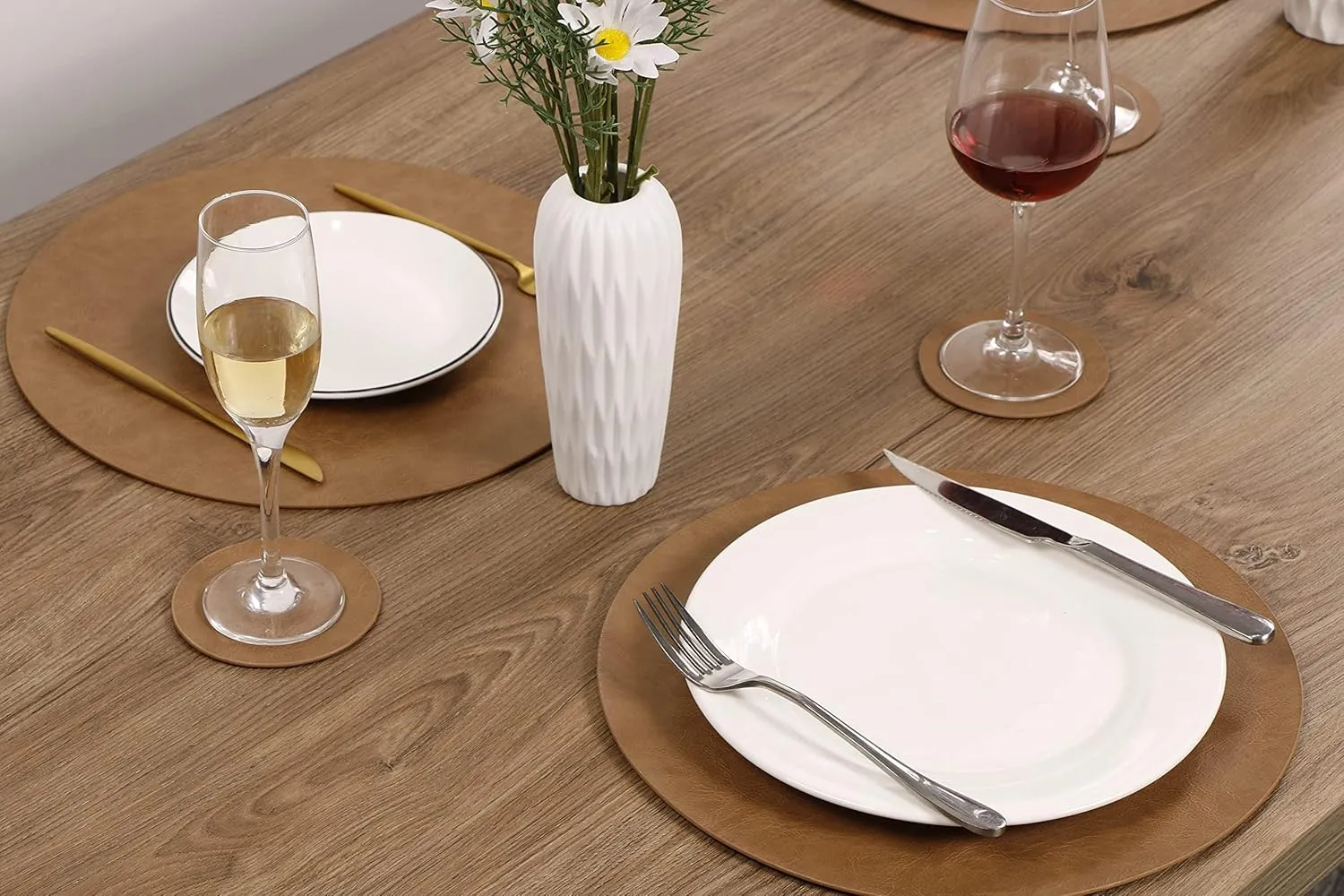 Set of 6 Embossed PU Leather Placemats, Waterproof Coffee Coasters, Kitchen Table Mats, Easy to Wipe Off for Dining Round Table