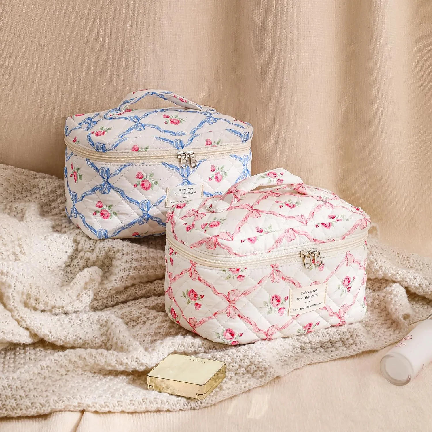 uekeboag Large Quilted Makeup Bag, Cotton Quilted Toiletry Bag for Women,Floral Coquette Makeup Bag,Cute Kawaii Travel Cosmetic Bags(07Pink Bows)