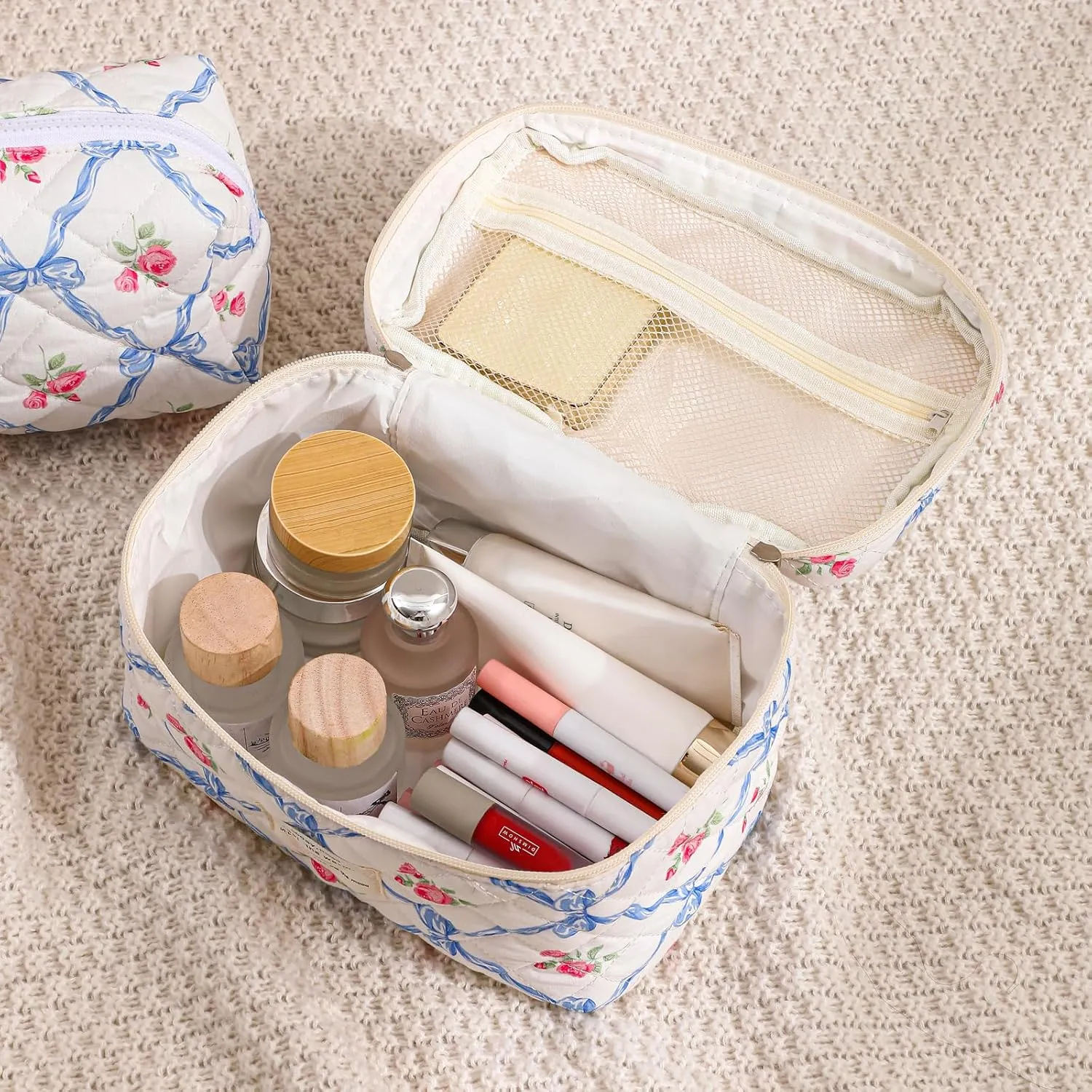 uekeboag Large Quilted Makeup Bag, Cotton Quilted Toiletry Bag for Women,Floral Coquette Makeup Bag,Cute Kawaii Travel Cosmetic Bags(07Pink Bows)